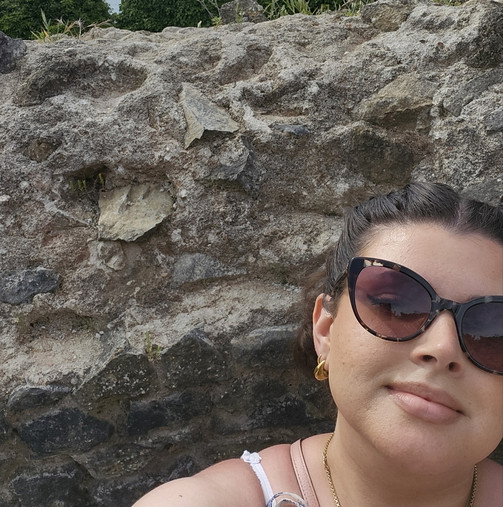 Meet your Posher, Marianne